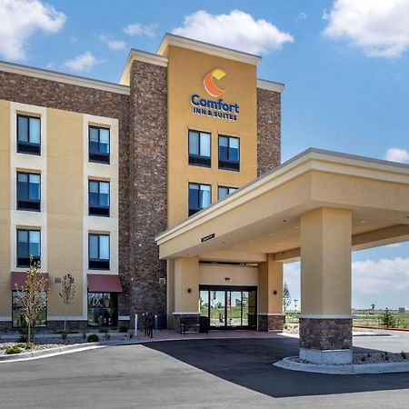 Comfort Inn & Suites Bennett Strasburg ภายนอก รูปภาพ